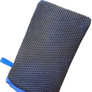 car exterior detailing clay mitt